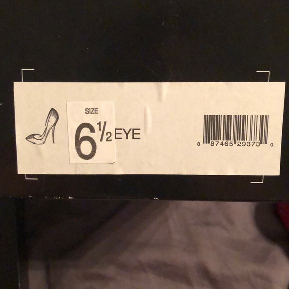 Red High Heels - Picture 5 of 6